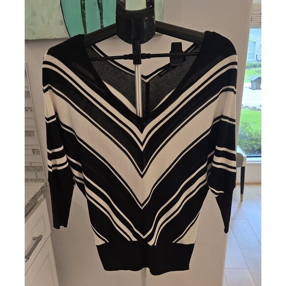 White House Black Market Sweaters - White House Black Market Sweater Women’s Black & White Stripe Double V Size XS